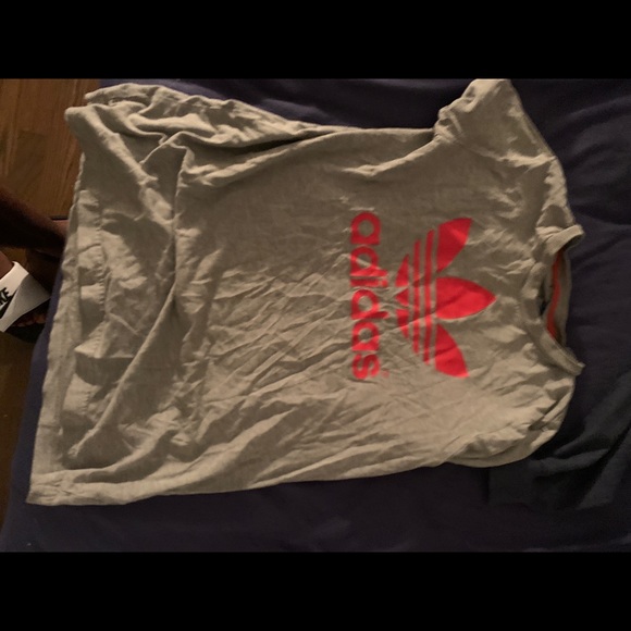 Adidas t shirt medium - Picture 1 of 1